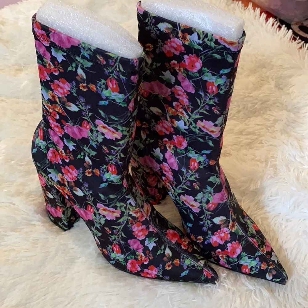 Steve Madden Material Boots - New! 7